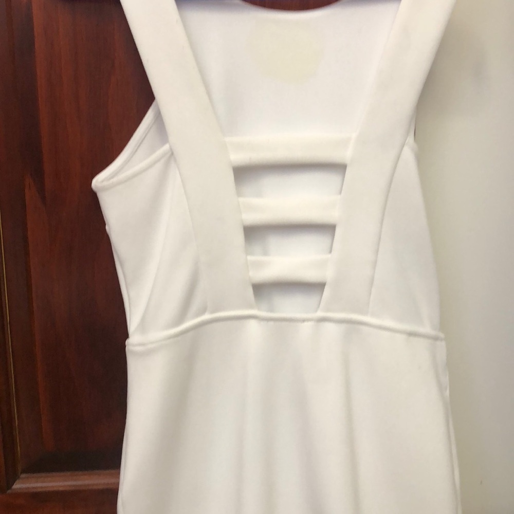 White dress - Picture 2 of 4